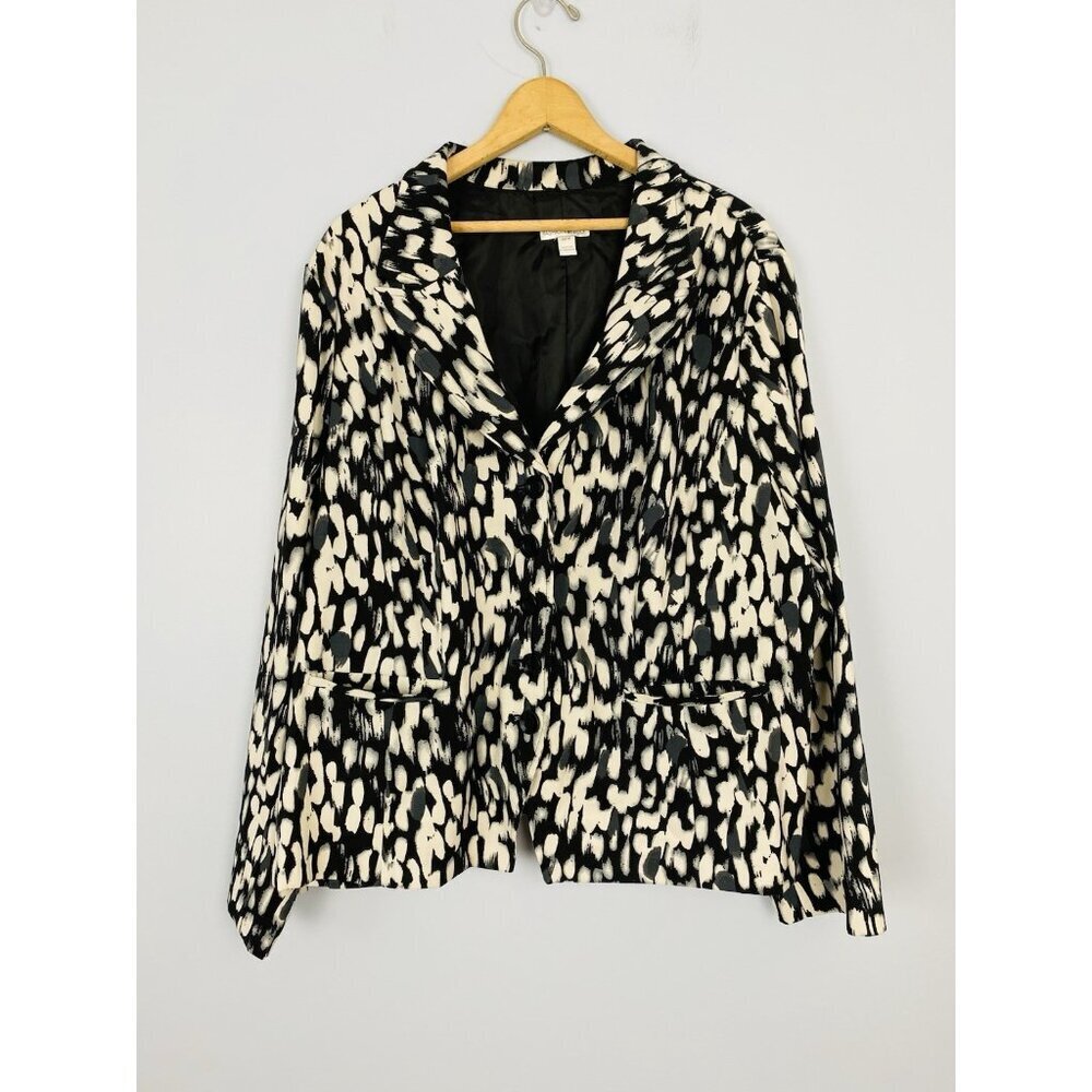 Fashion Bug 5 Buttons Blazer Woman’s Sz 26W Color Black/White Long Sleeve V-Neck
